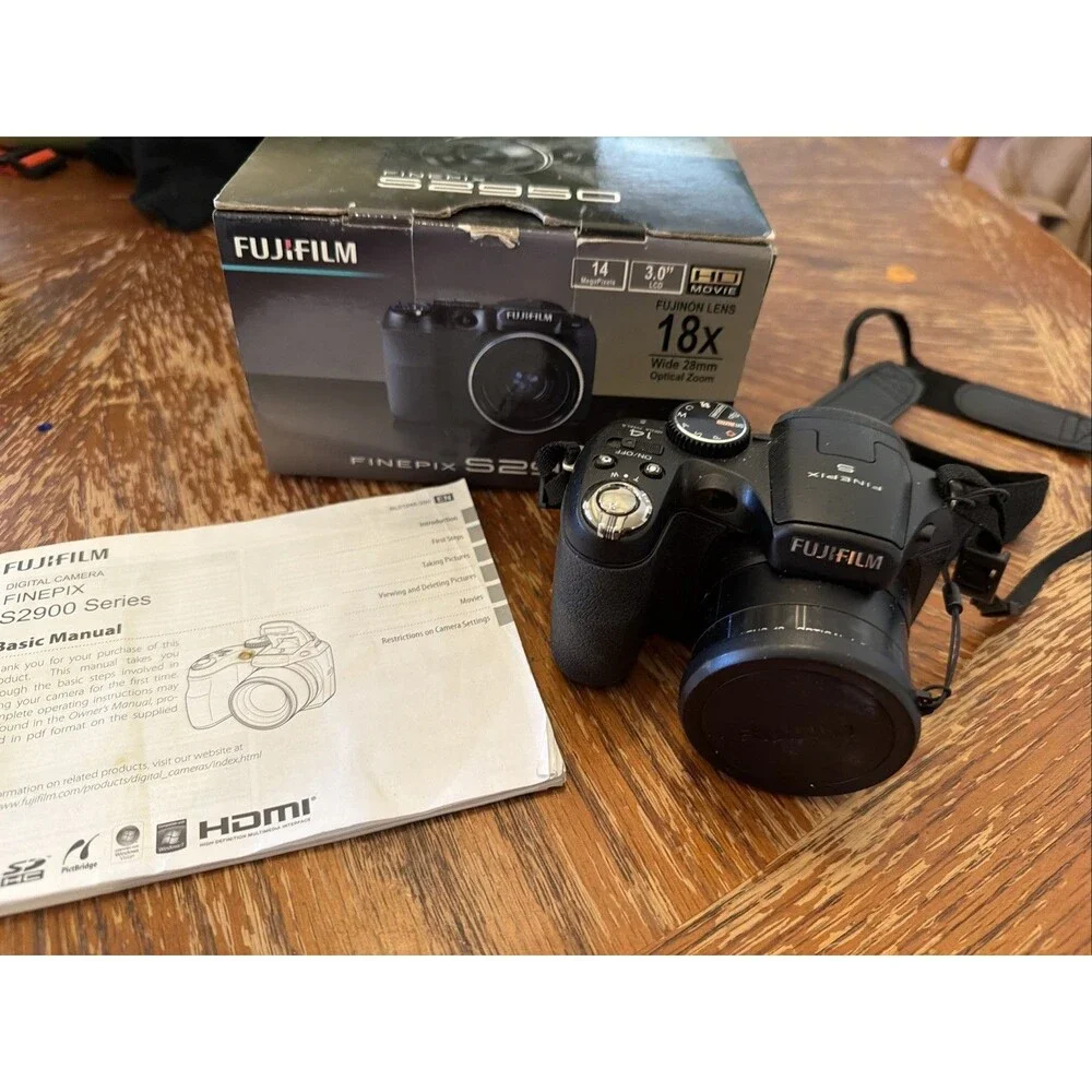 Fujifilm FinePix S2950 14MP Digital Camera 18x Optical Zoom And HD Video